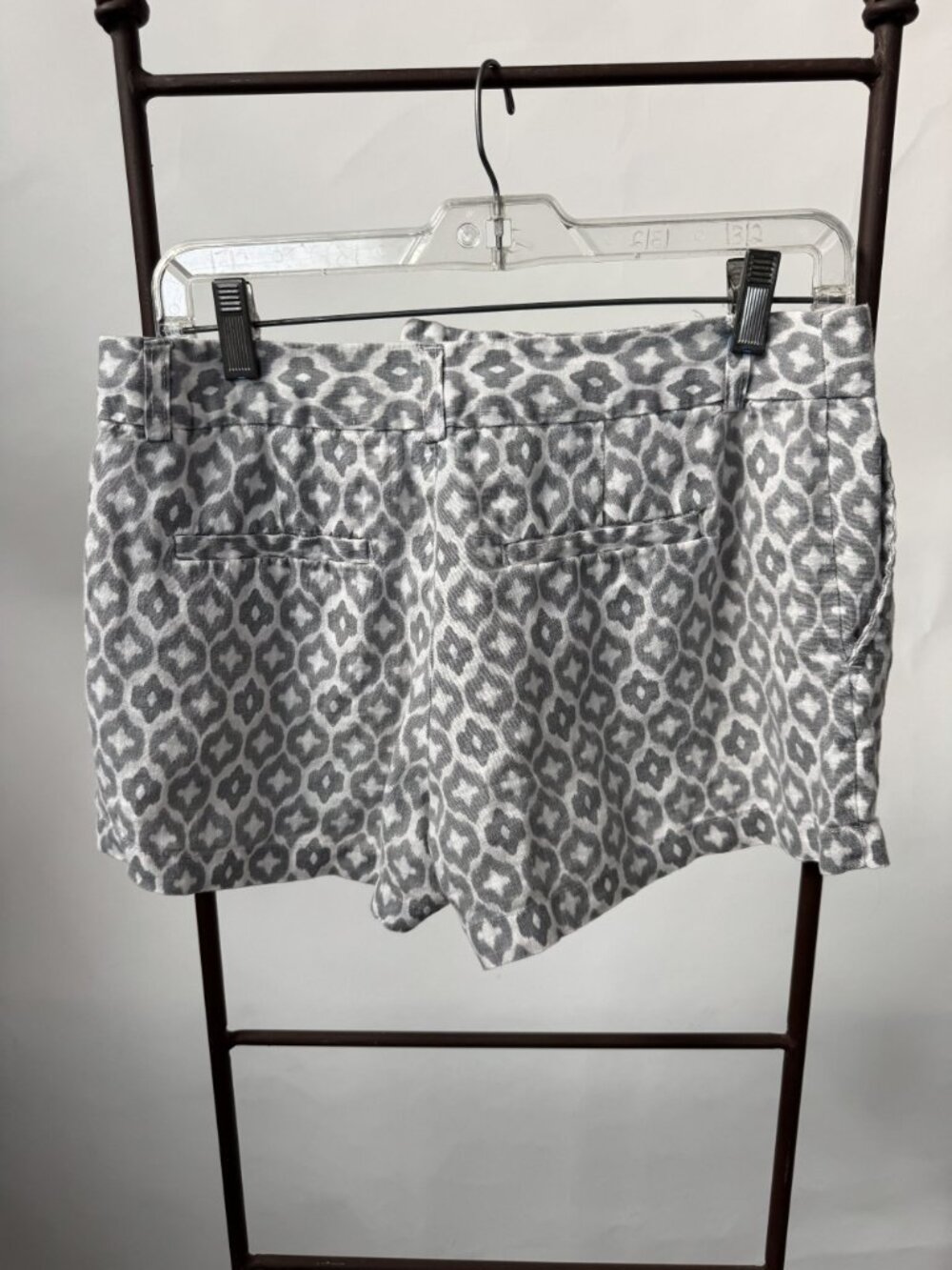 Cynthia Rowley Gray & White Linen Shorts Womens Size 4 Lightweight Ikat Print - Picture 13 of 16